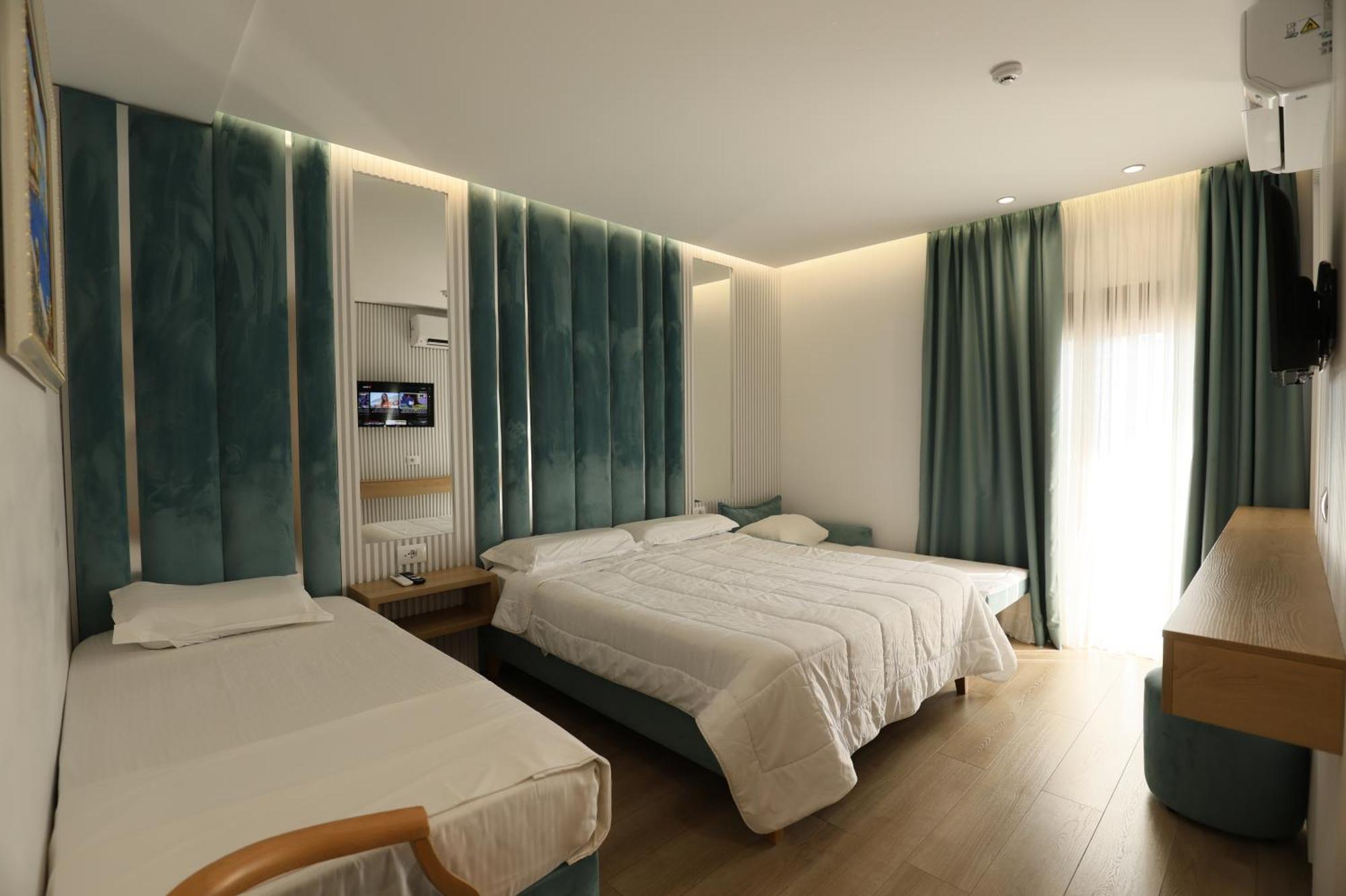 Ilio Boutique Hotel 4*